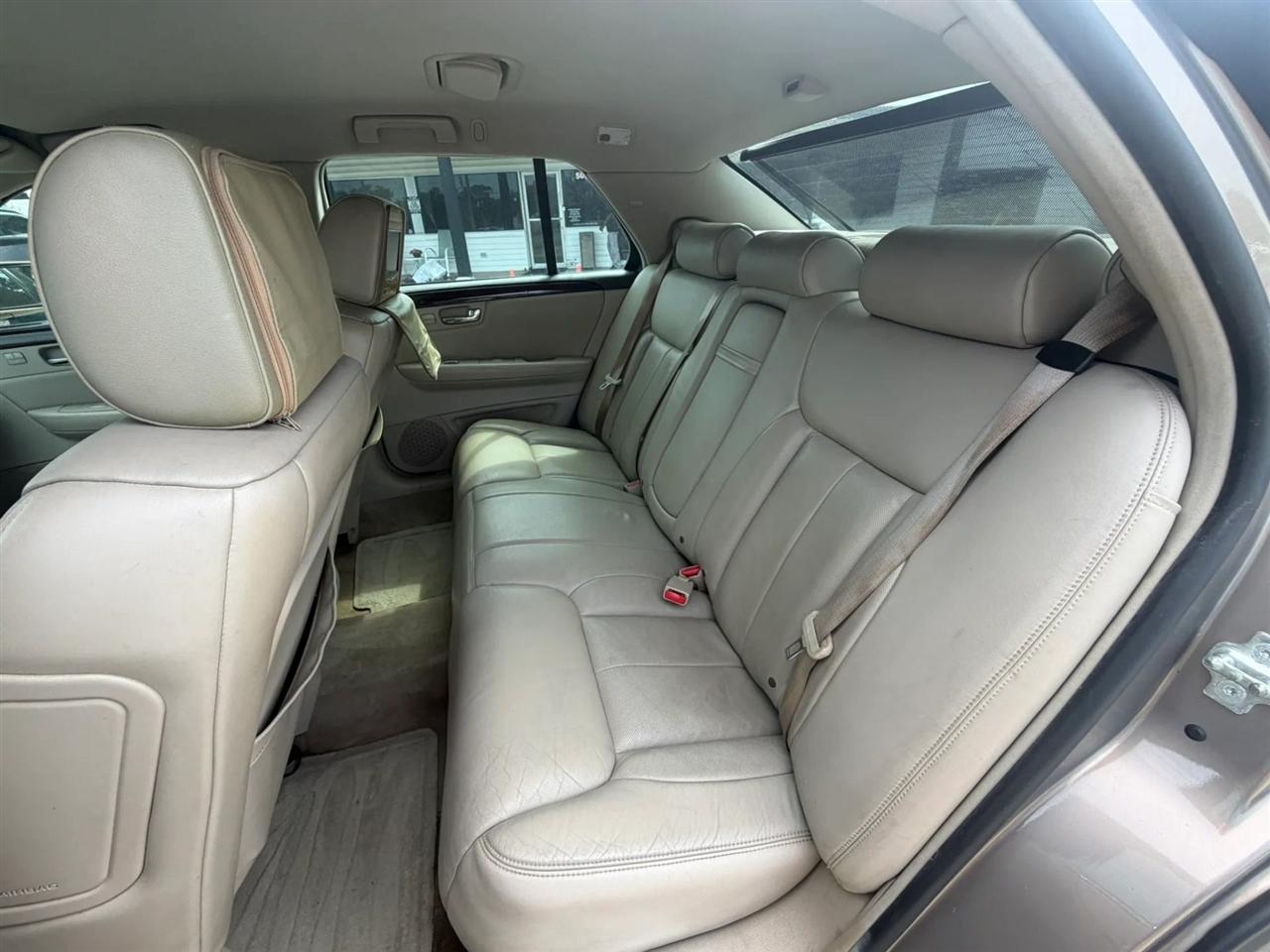 Cadillac DTS Sedan 2007