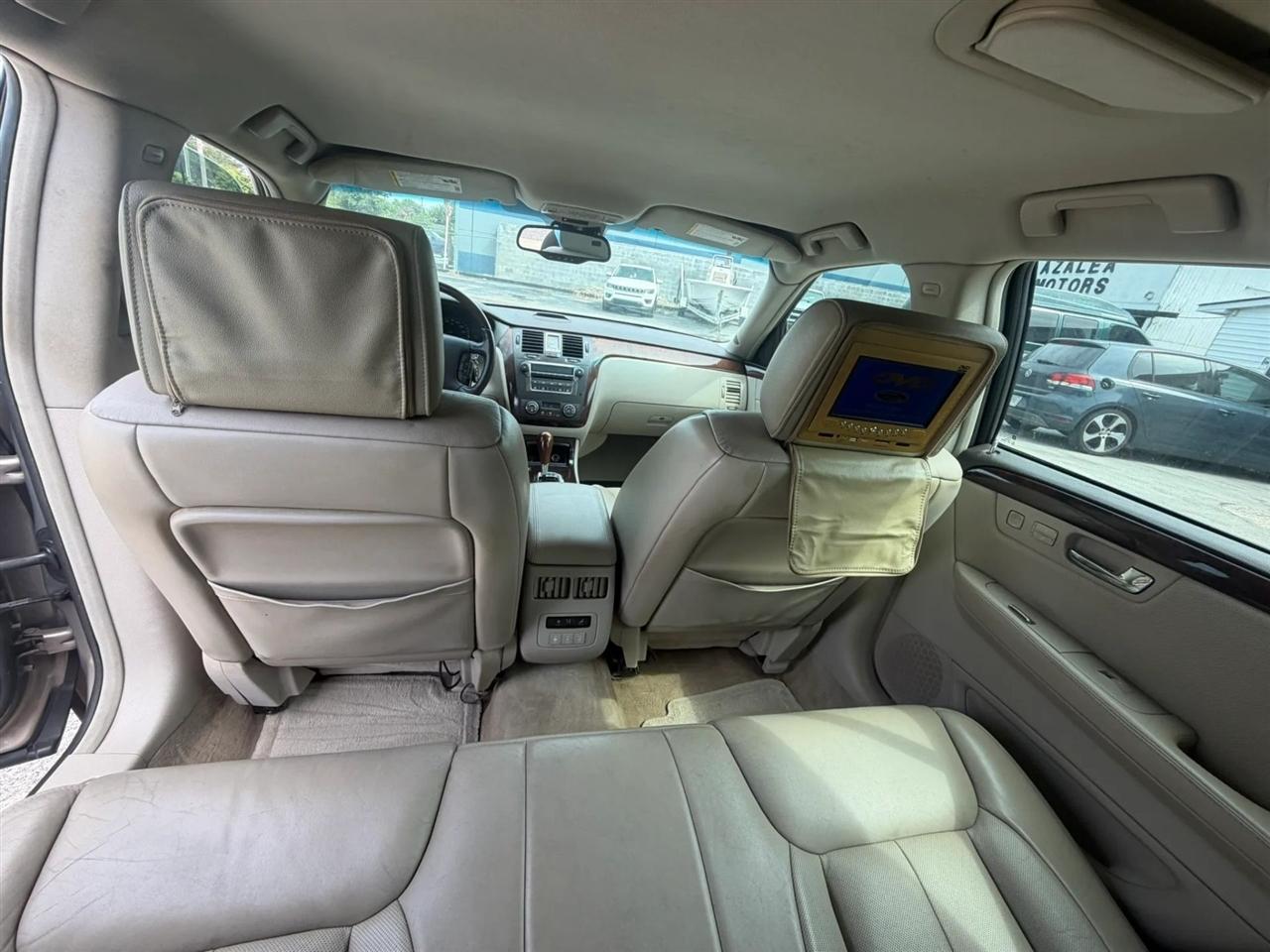 Cadillac DTS Sedan 2007