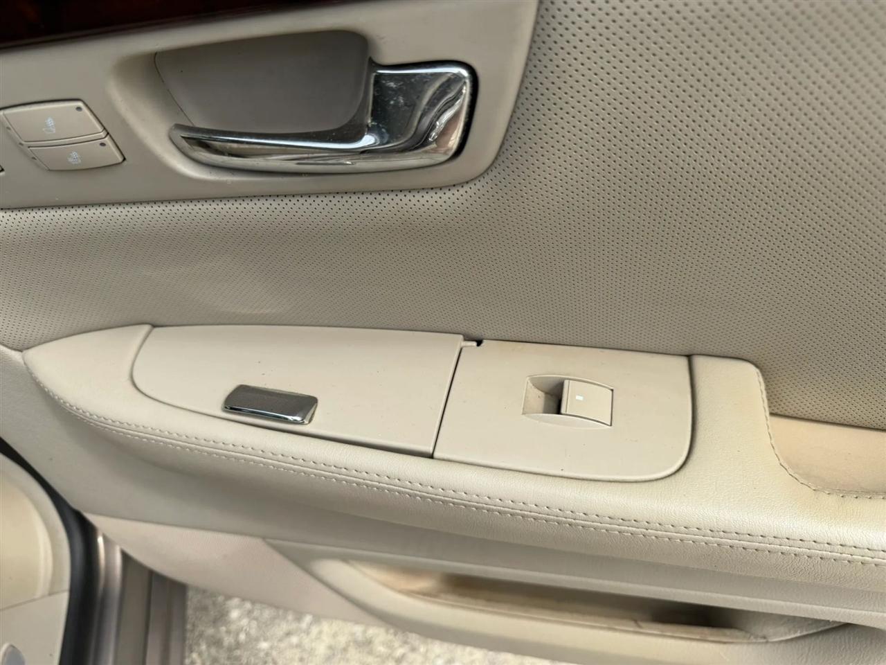 Cadillac DTS Sedan 2007