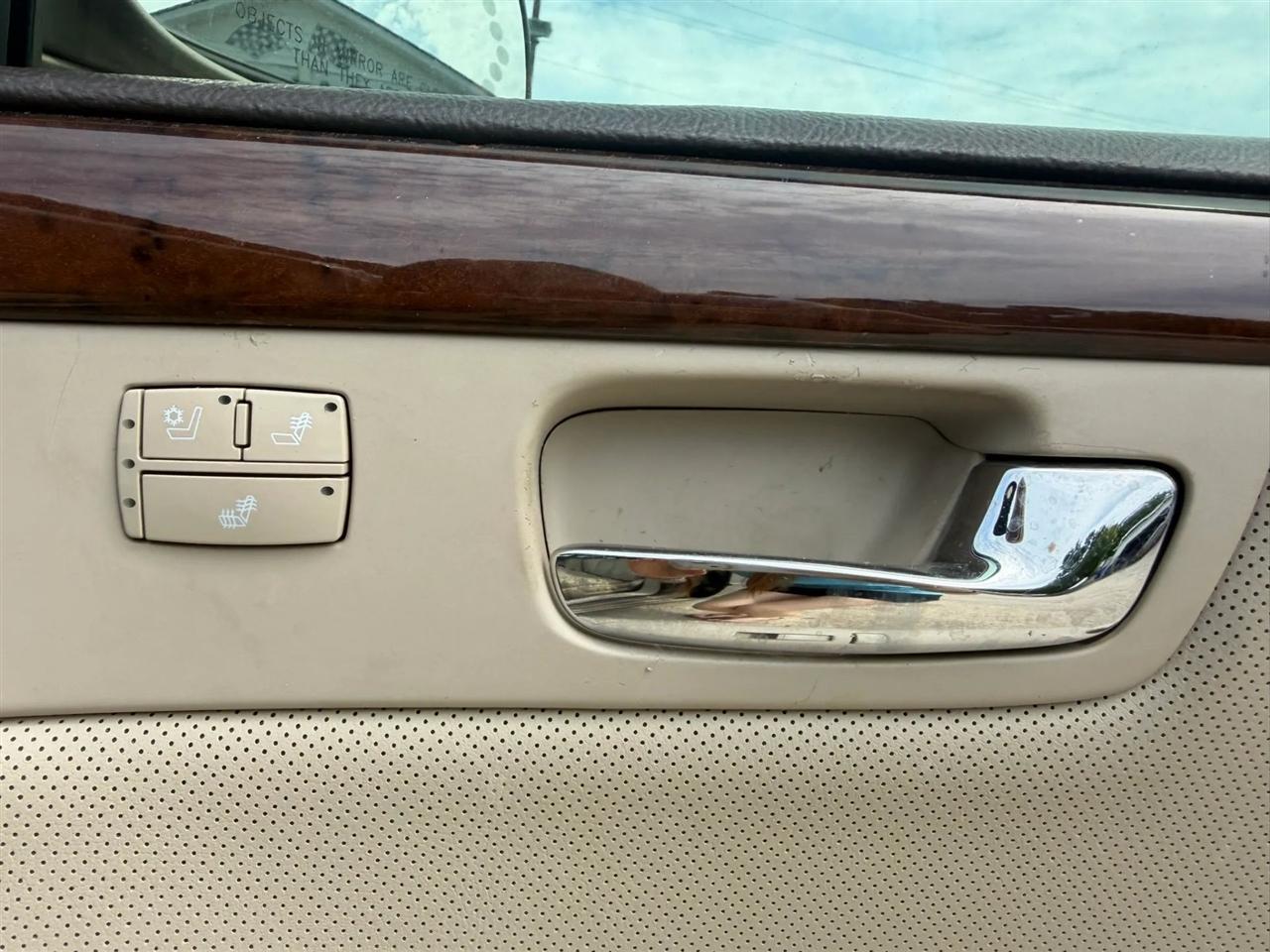 Cadillac DTS Sedan 2007