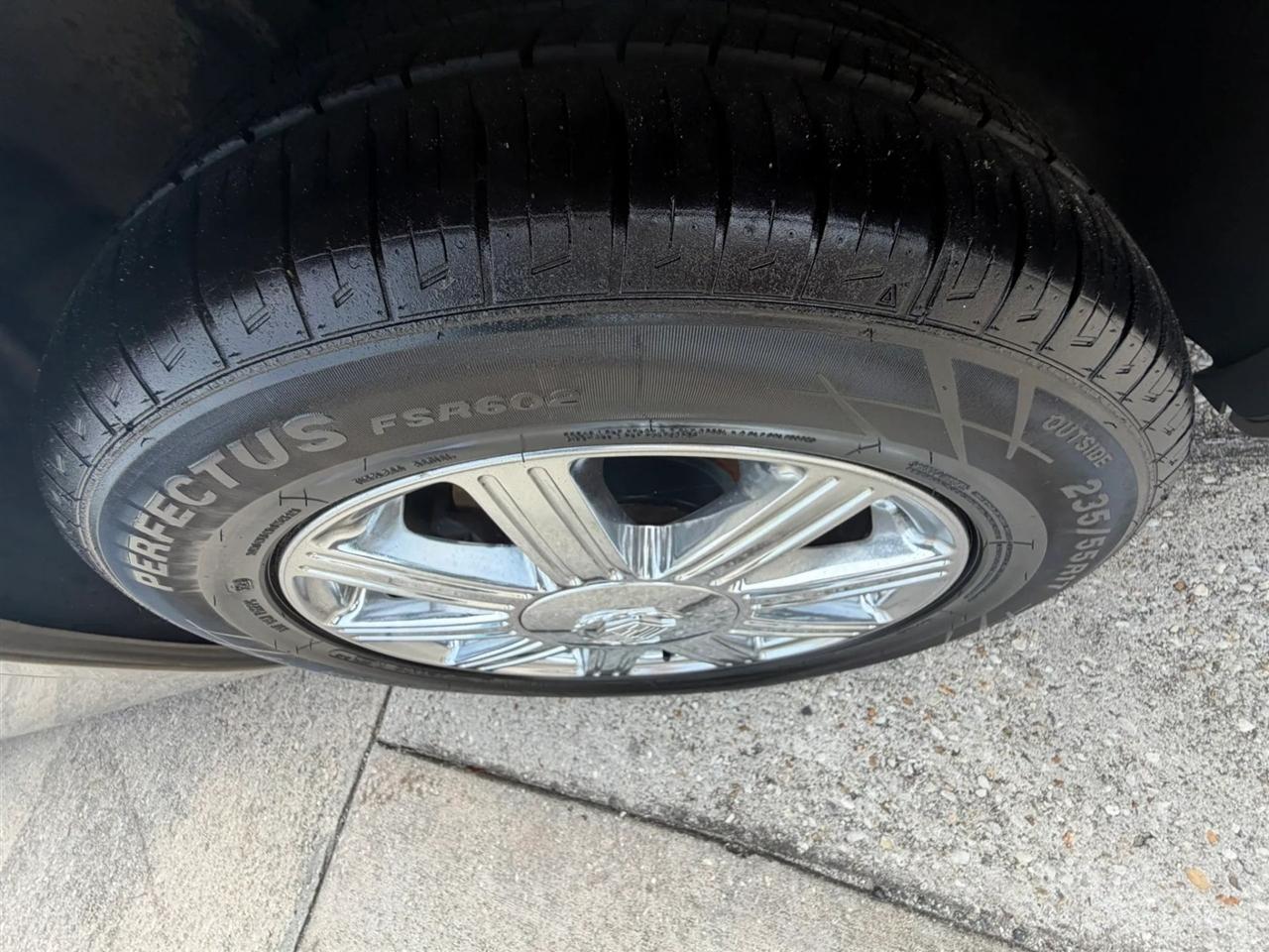 Cadillac DTS Sedan 2007