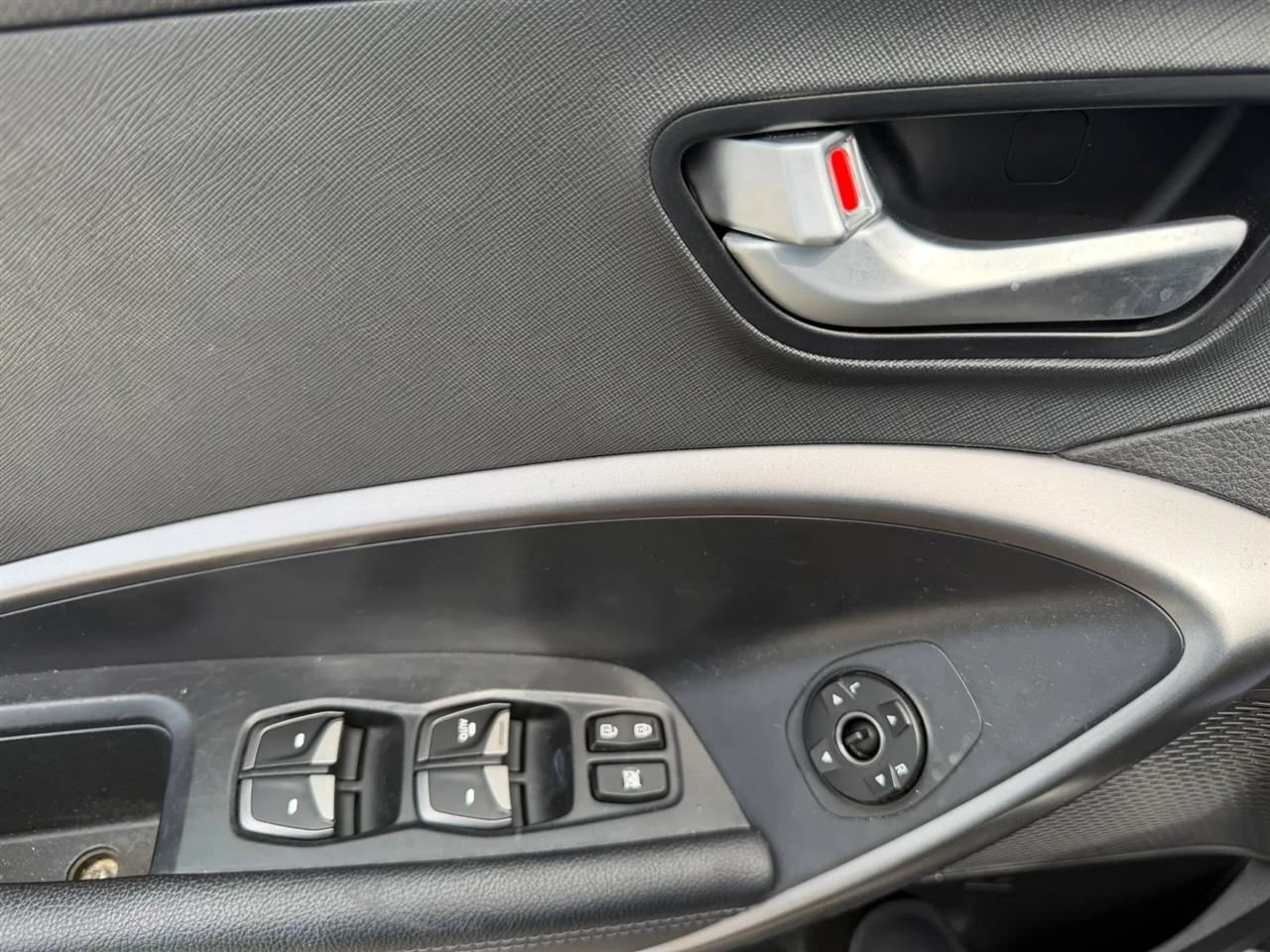 Hyundai Santa Fe Limited FWD 2013