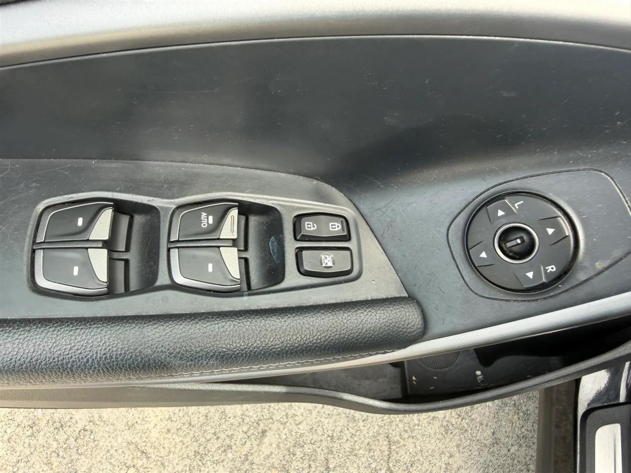 Hyundai Santa Fe Limited FWD 2013