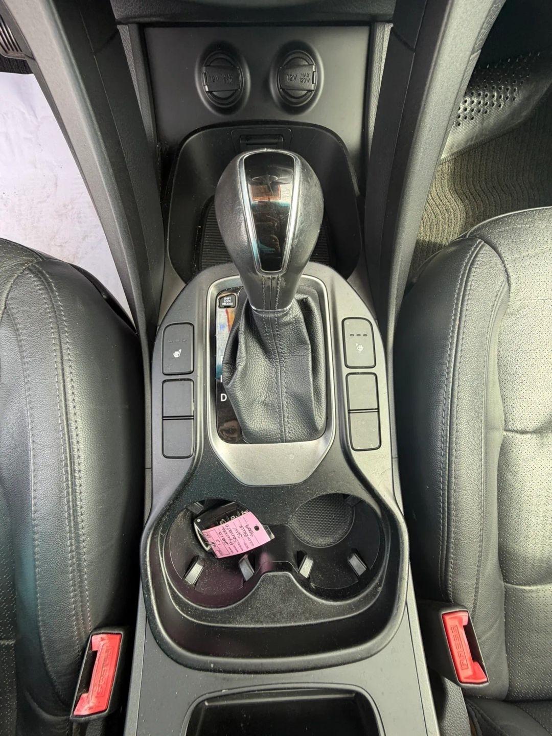 Hyundai Santa Fe Limited FWD 2013