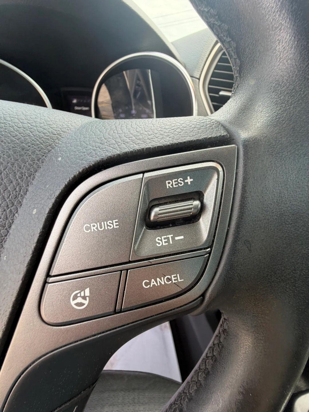 Hyundai Santa Fe Limited FWD 2013