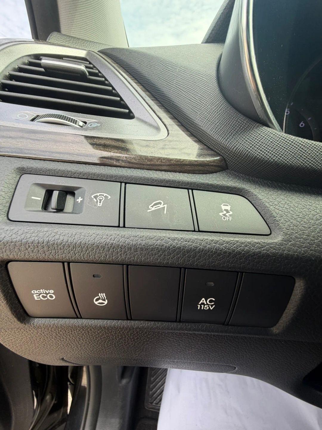 Hyundai Santa Fe Limited FWD 2013