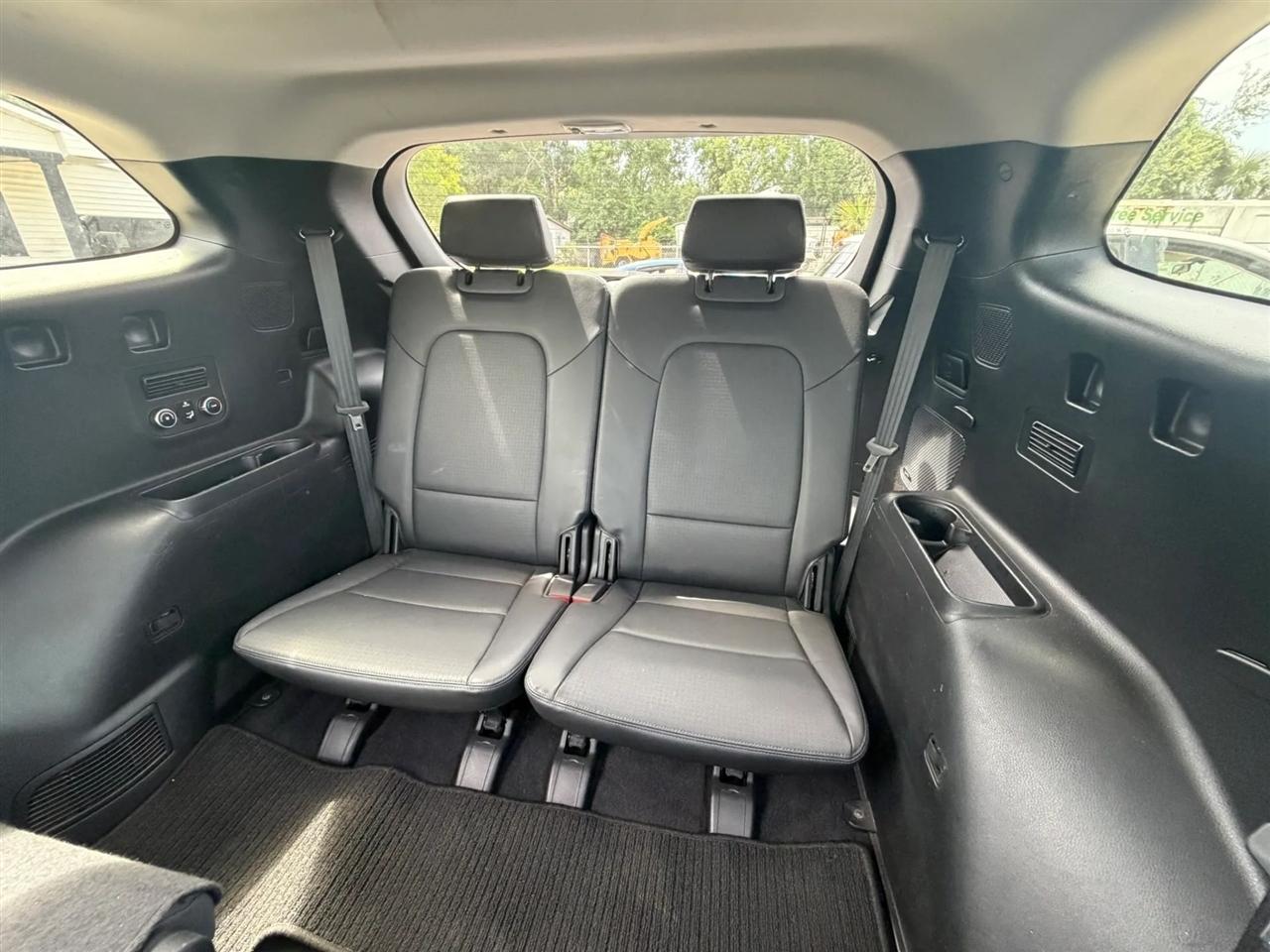 Hyundai Santa Fe Limited FWD 2013