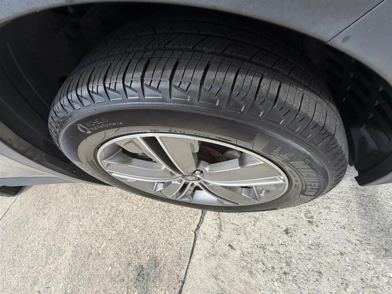 Hyundai Santa Fe Limited FWD 2013