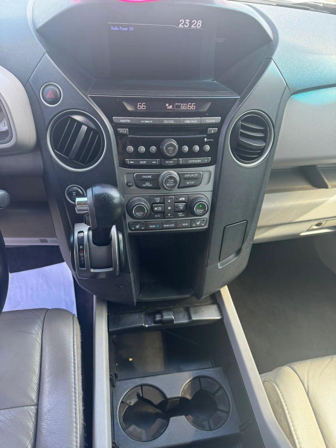 Honda Pilot EX-L 4WD 5-Spd AT 2012