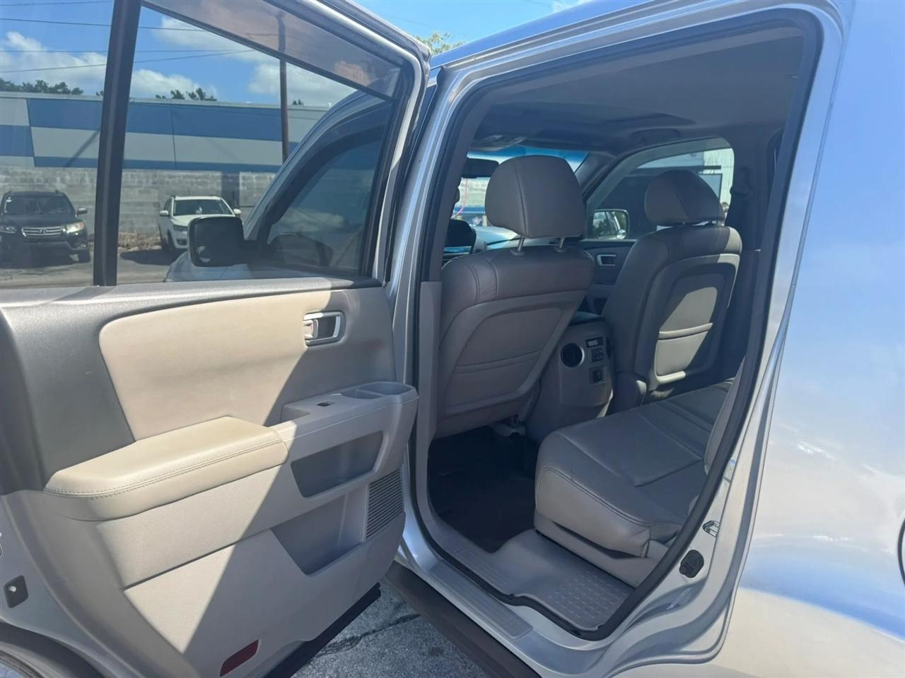 Honda Pilot EX-L 4WD 5-Spd AT 2012