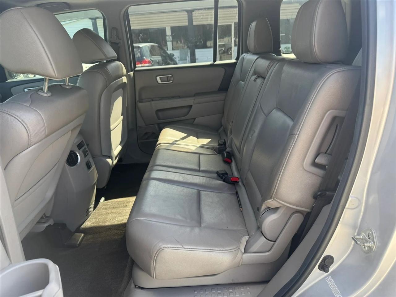 Honda Pilot EX-L 4WD 5-Spd AT 2012