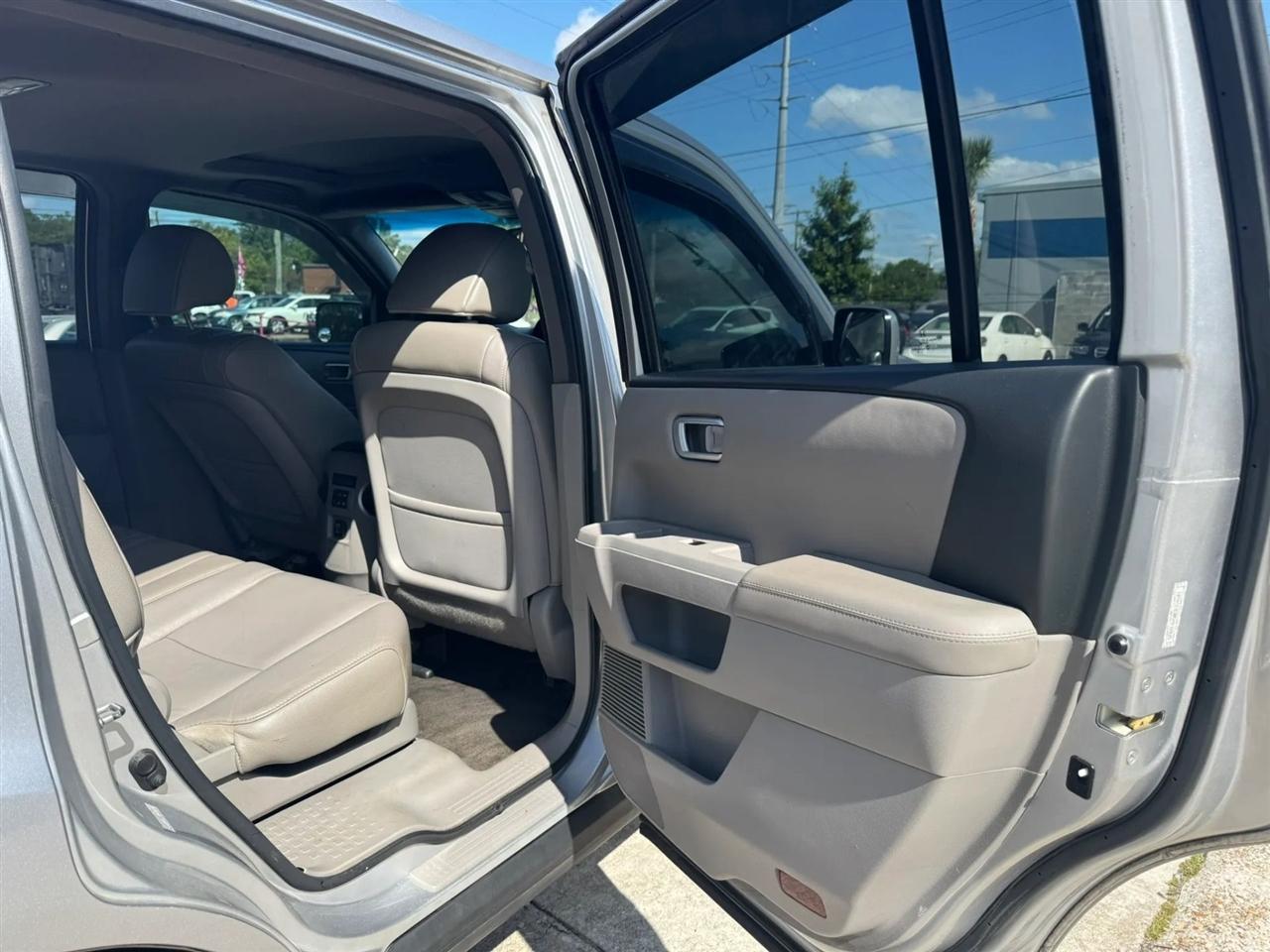 Honda Pilot EX-L 4WD 5-Spd AT 2012