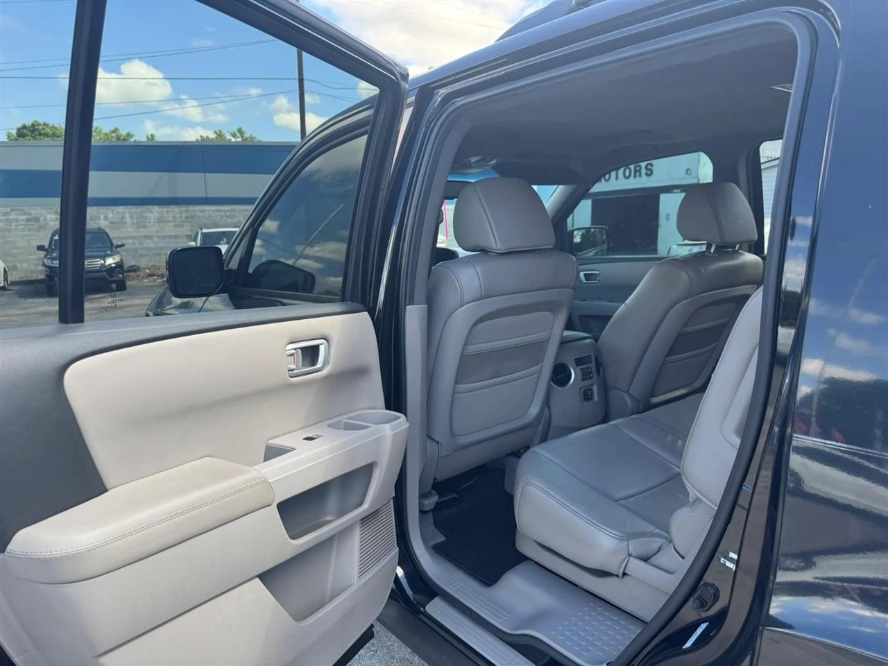 Honda Pilot EX-L 2WD 5-Spd AT 2011