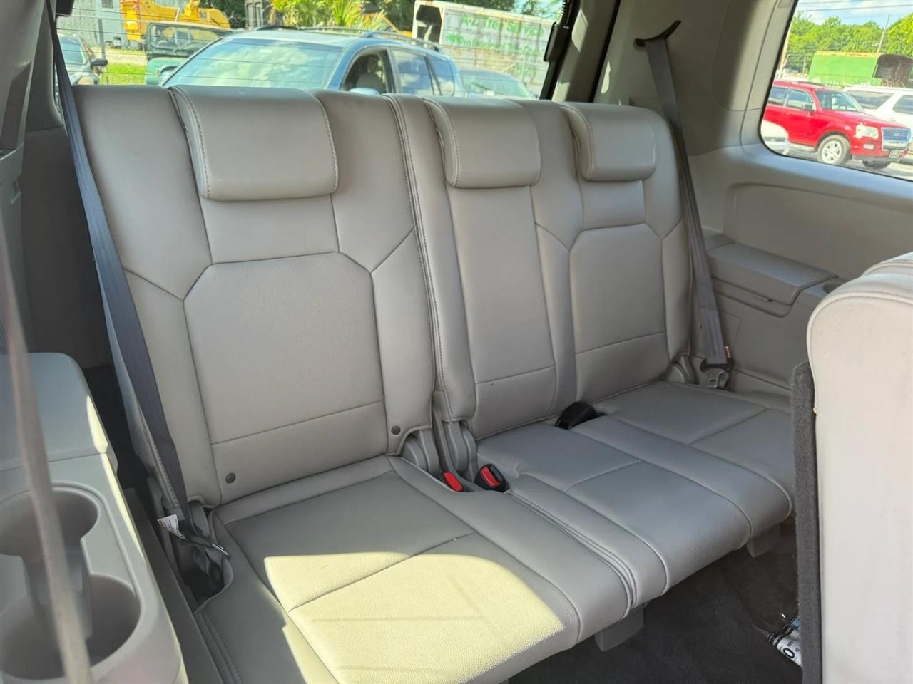 Honda Pilot EX-L 2WD 5-Spd AT 2011