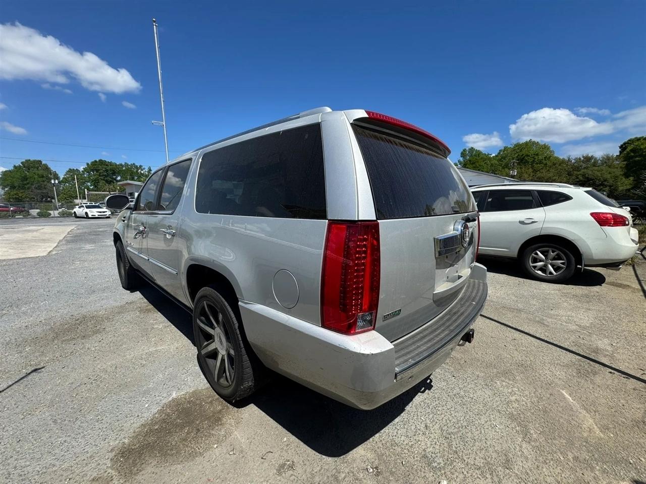 Cadillac Escalade ESV AWD Premium 2010