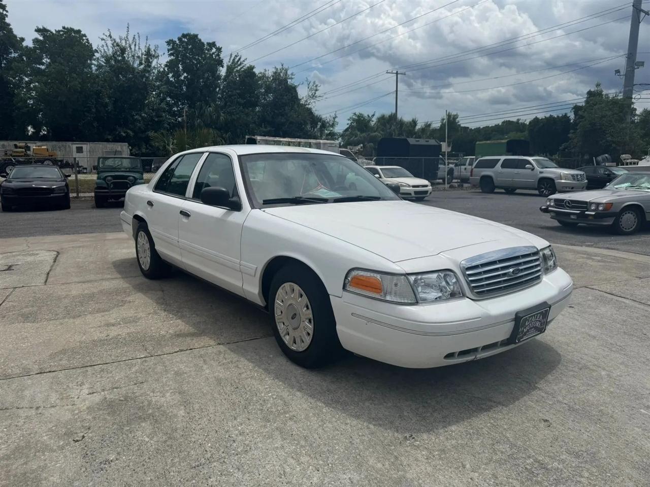 Ford Crown Victoria Standard 2003