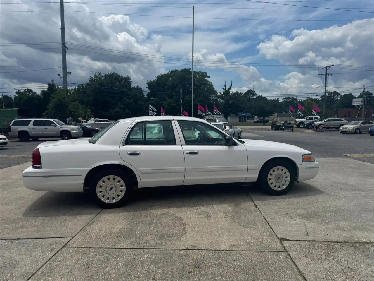 Ford Crown Victoria Standard 2003