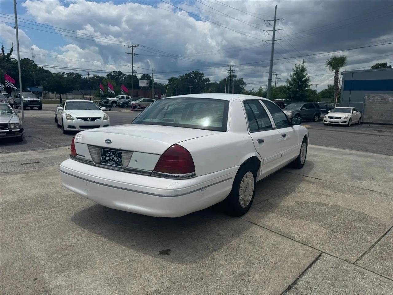Ford Crown Victoria Standard 2003
