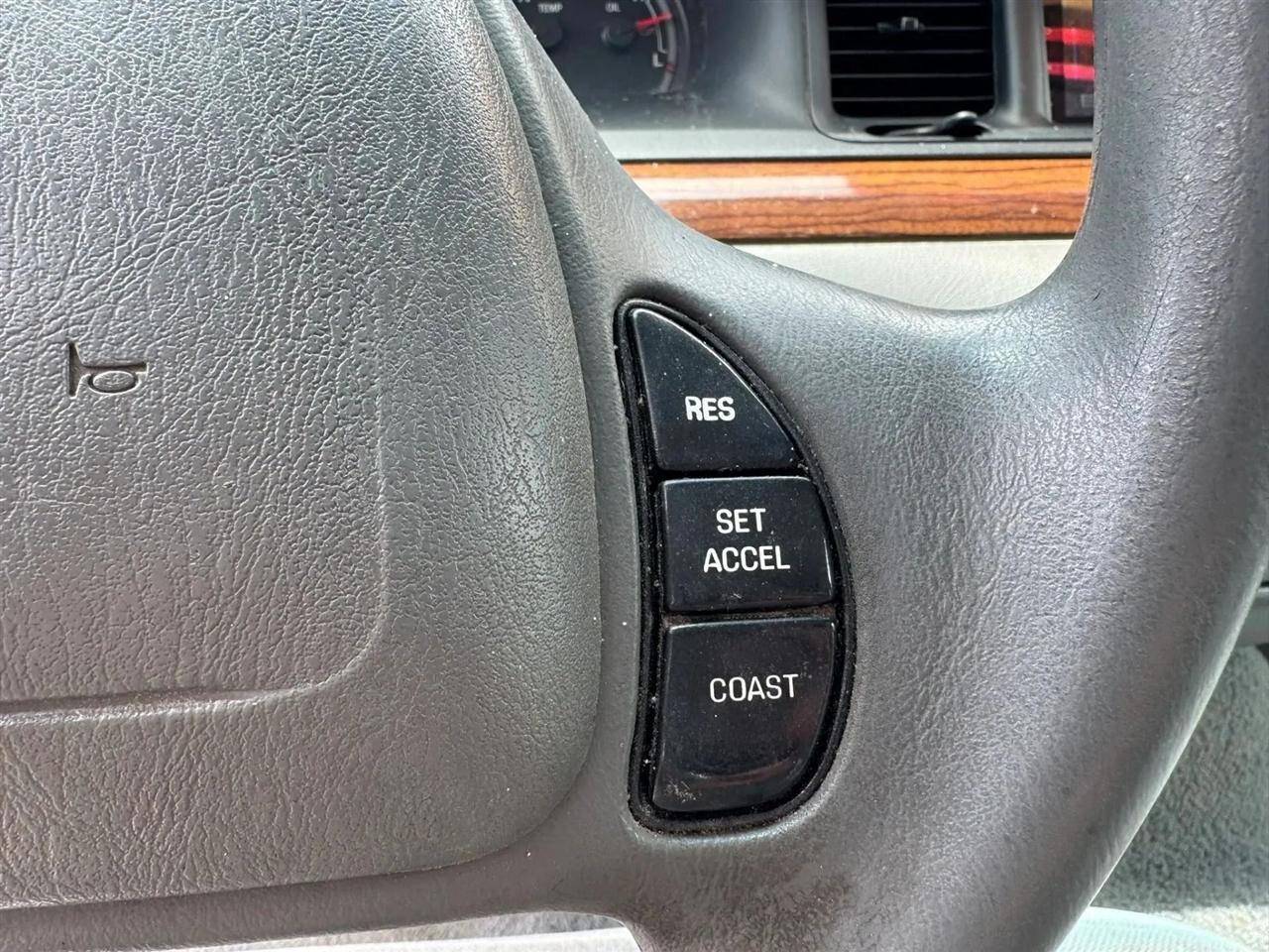 Ford Crown Victoria Standard 2003