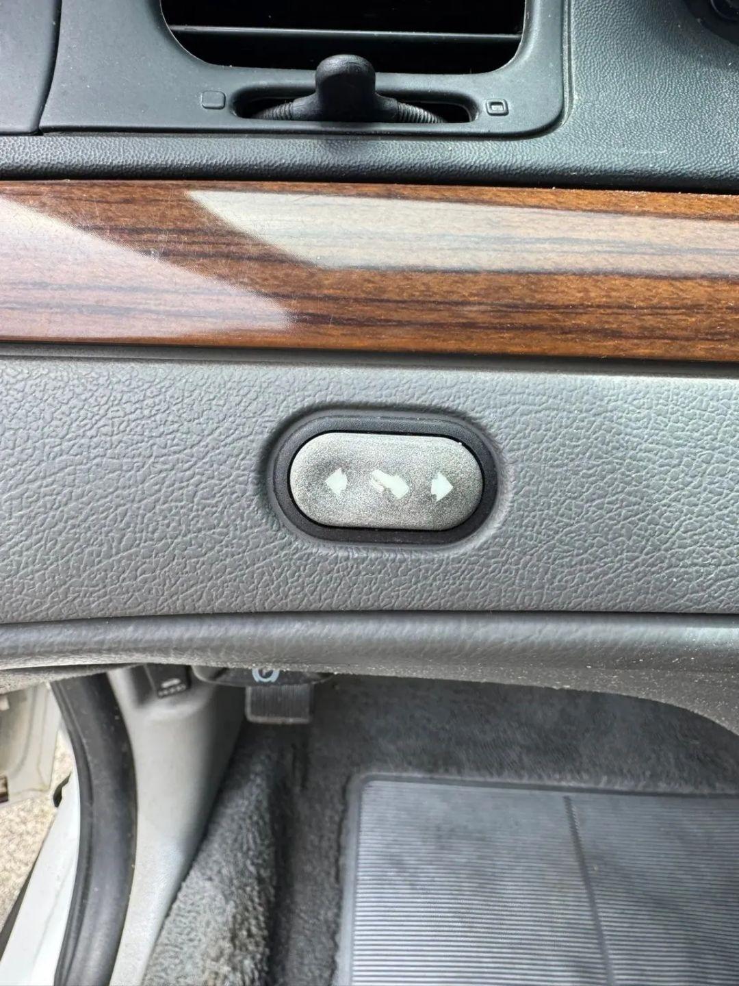 Ford Crown Victoria Standard 2003