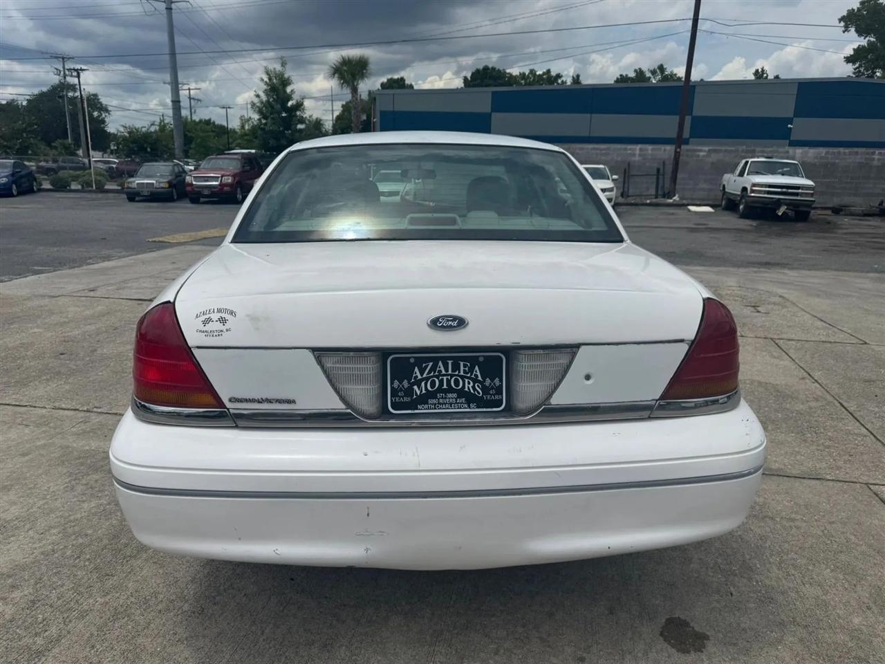 Ford Crown Victoria Standard 2003