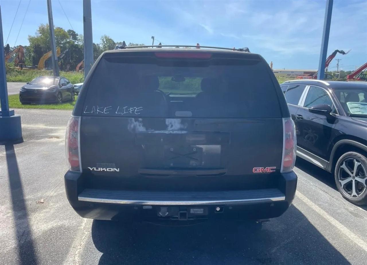 GMC Yukon Denali AWD 2007