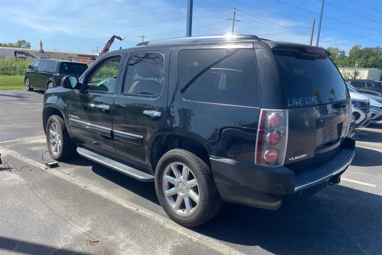 GMC Yukon Denali AWD 2007