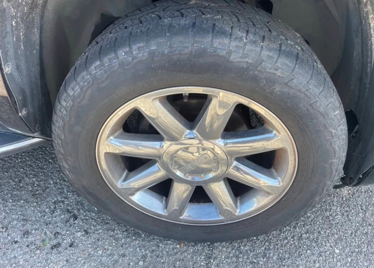 GMC Yukon Denali AWD 2007