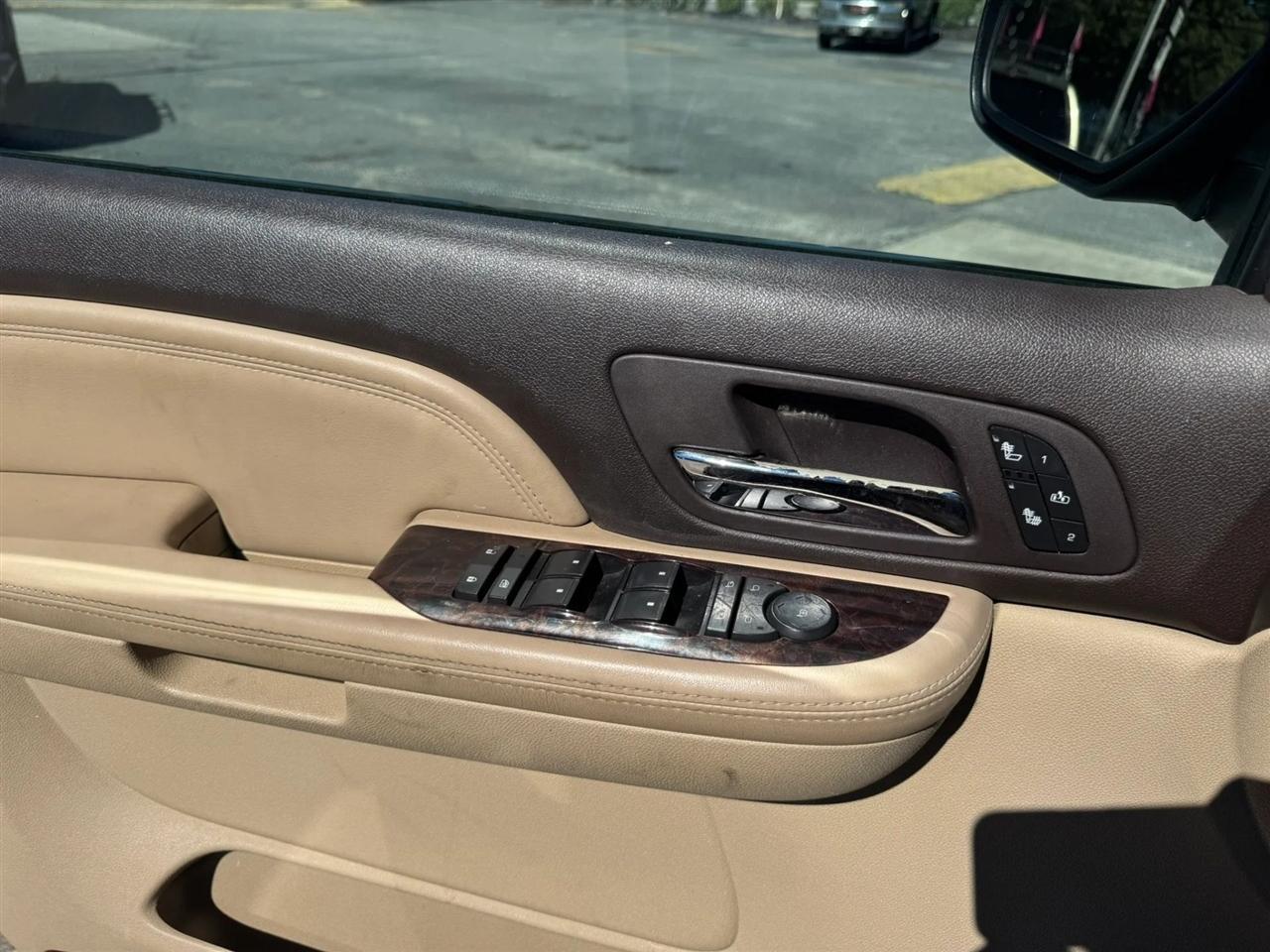 GMC Yukon Denali AWD 2007