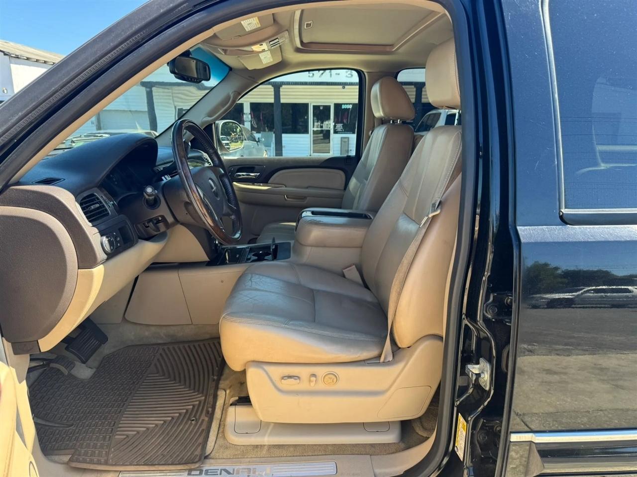 GMC Yukon Denali AWD 2007