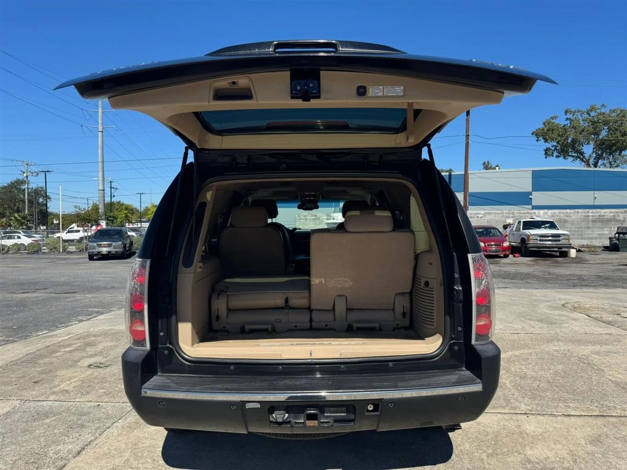 GMC Yukon Denali AWD 2007
