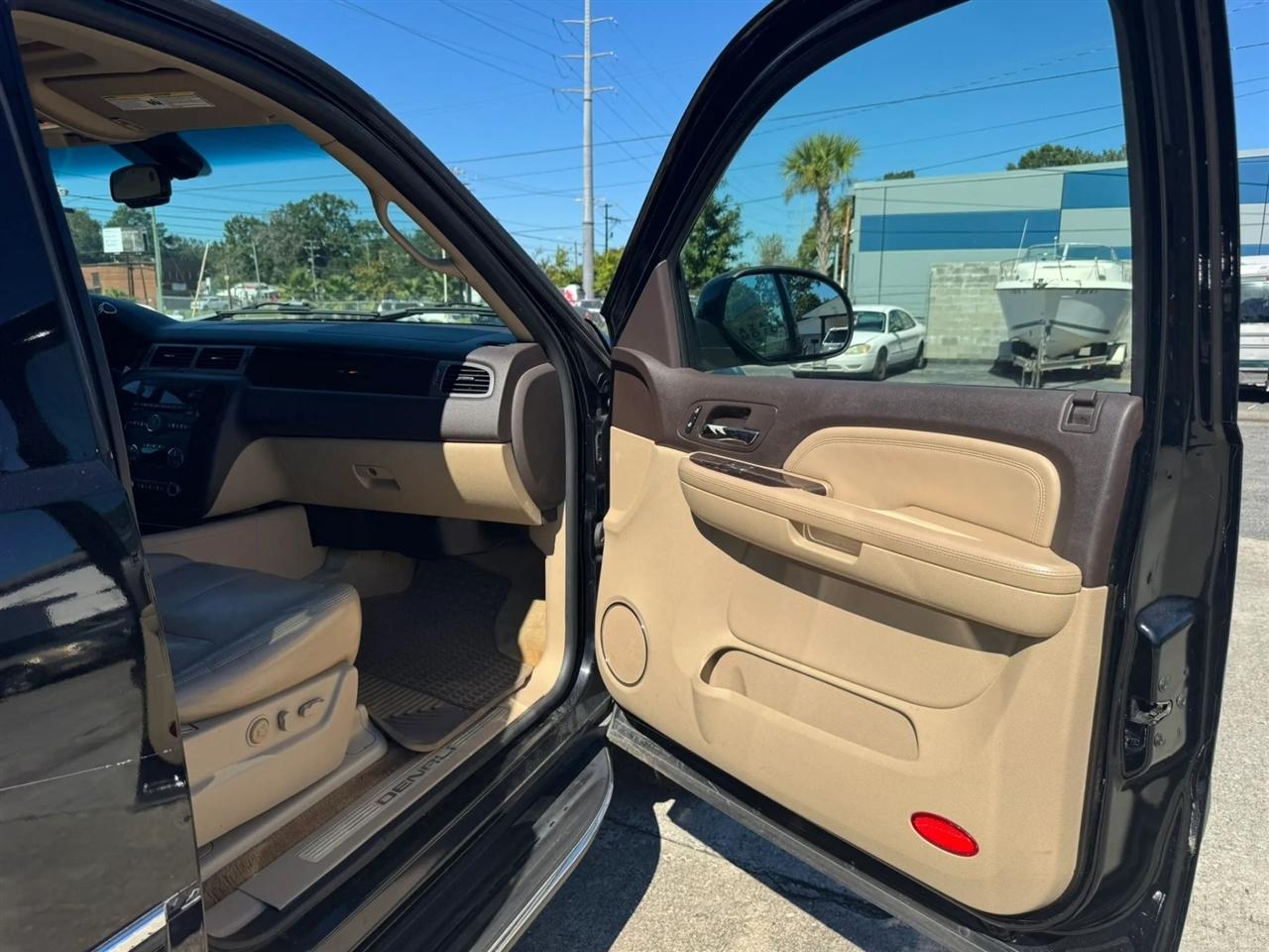 GMC Yukon Denali AWD 2007
