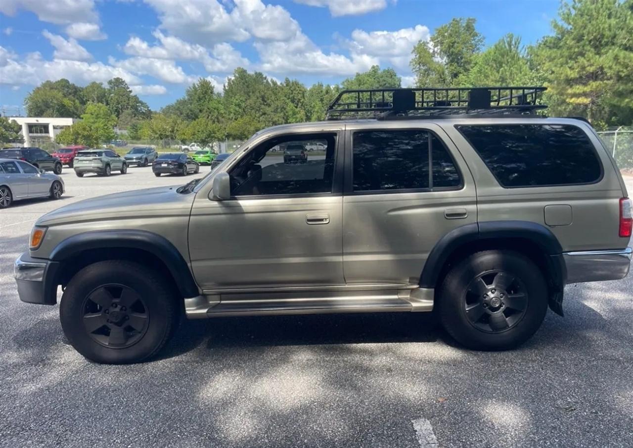 Toyota 4Runner SR5 2WD 2001