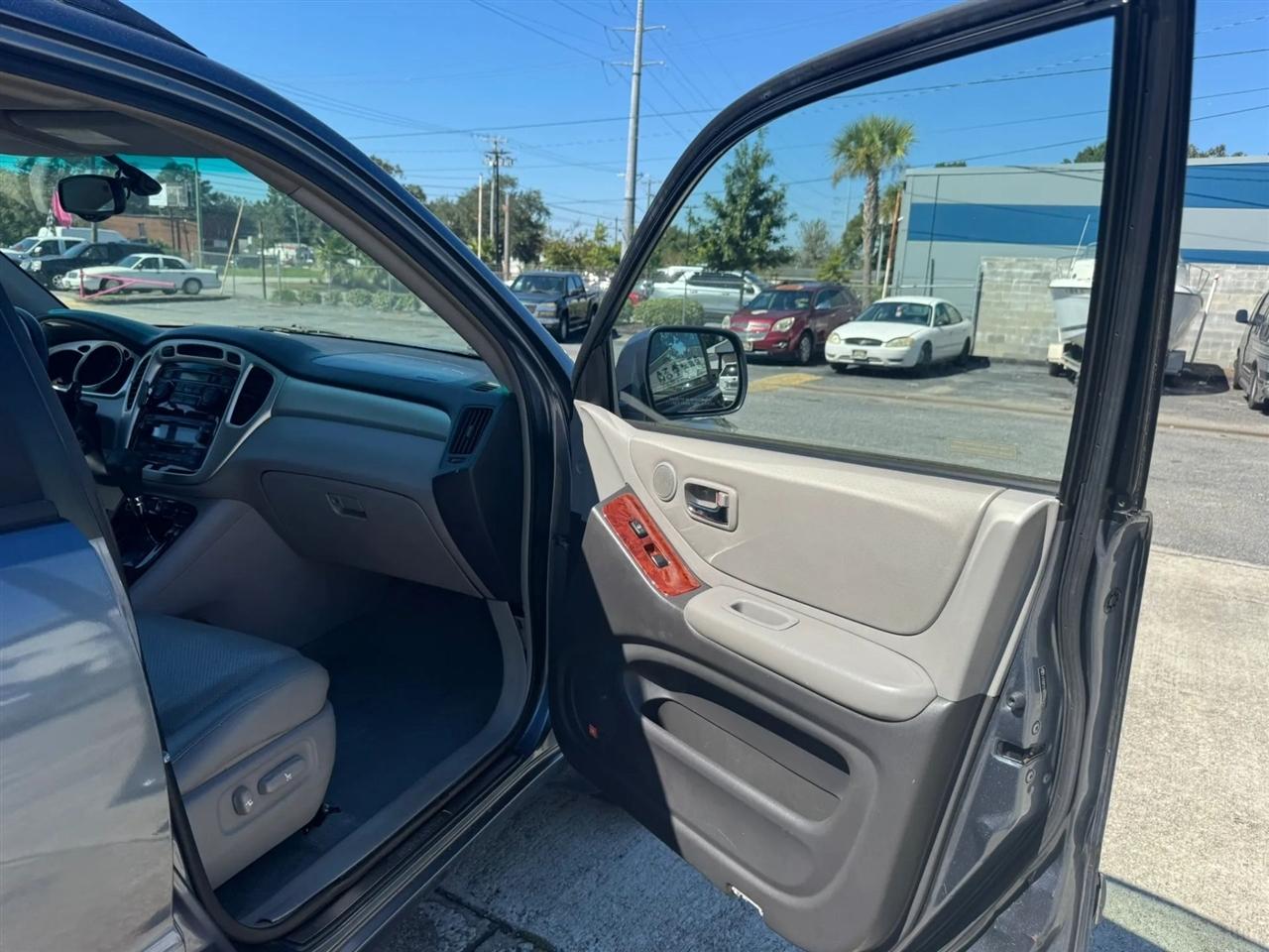 Toyota Highlander Limited V6 4WD 2005