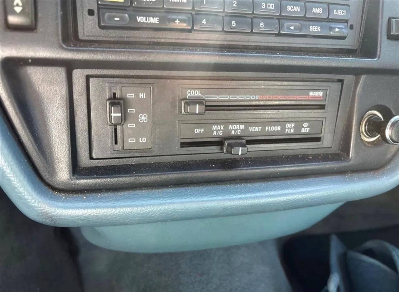 Ford Crown Victoria LX 1994