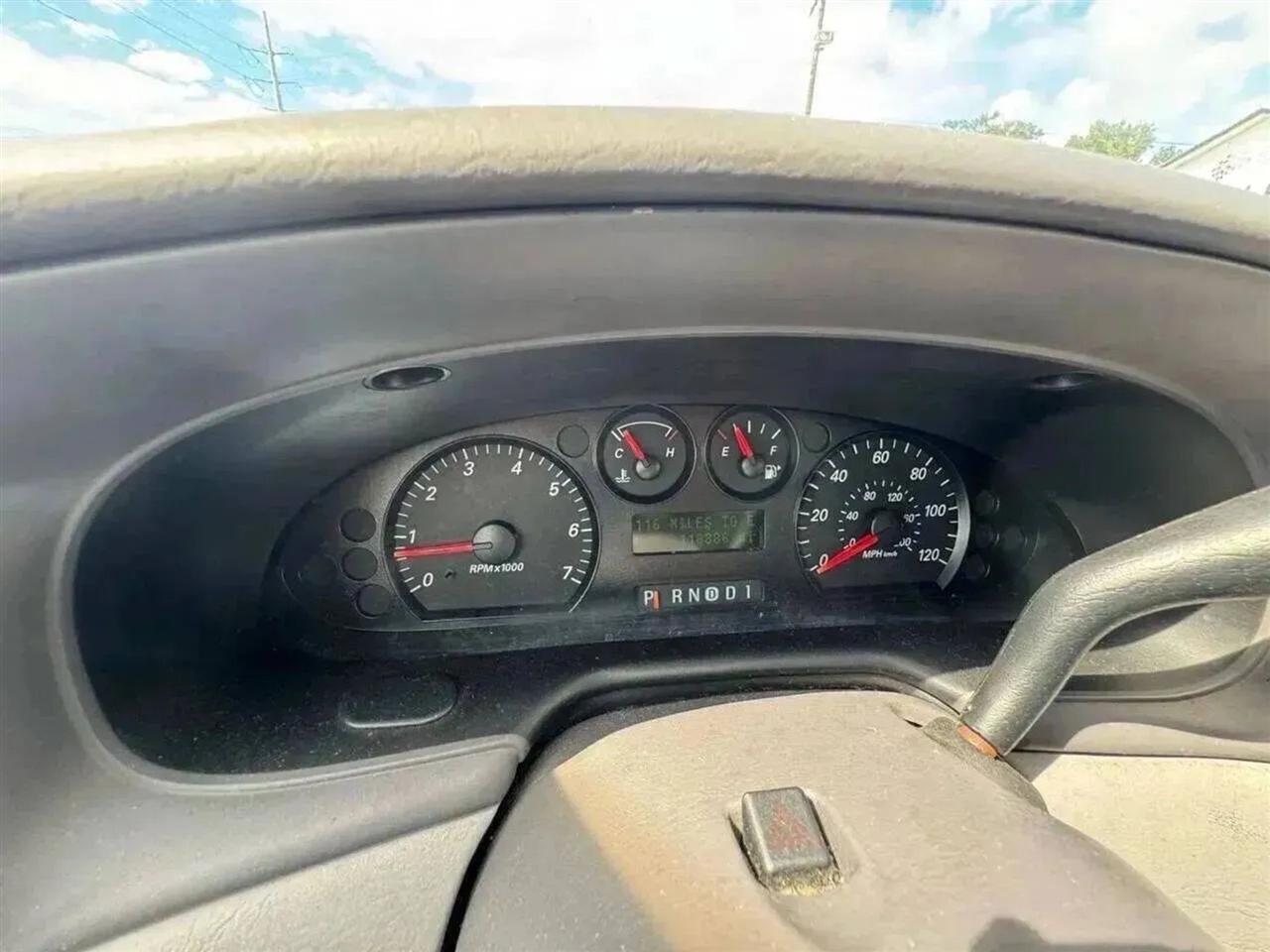 Ford Taurus SE 2006
