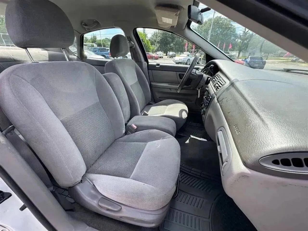 Ford Taurus SE 2006
