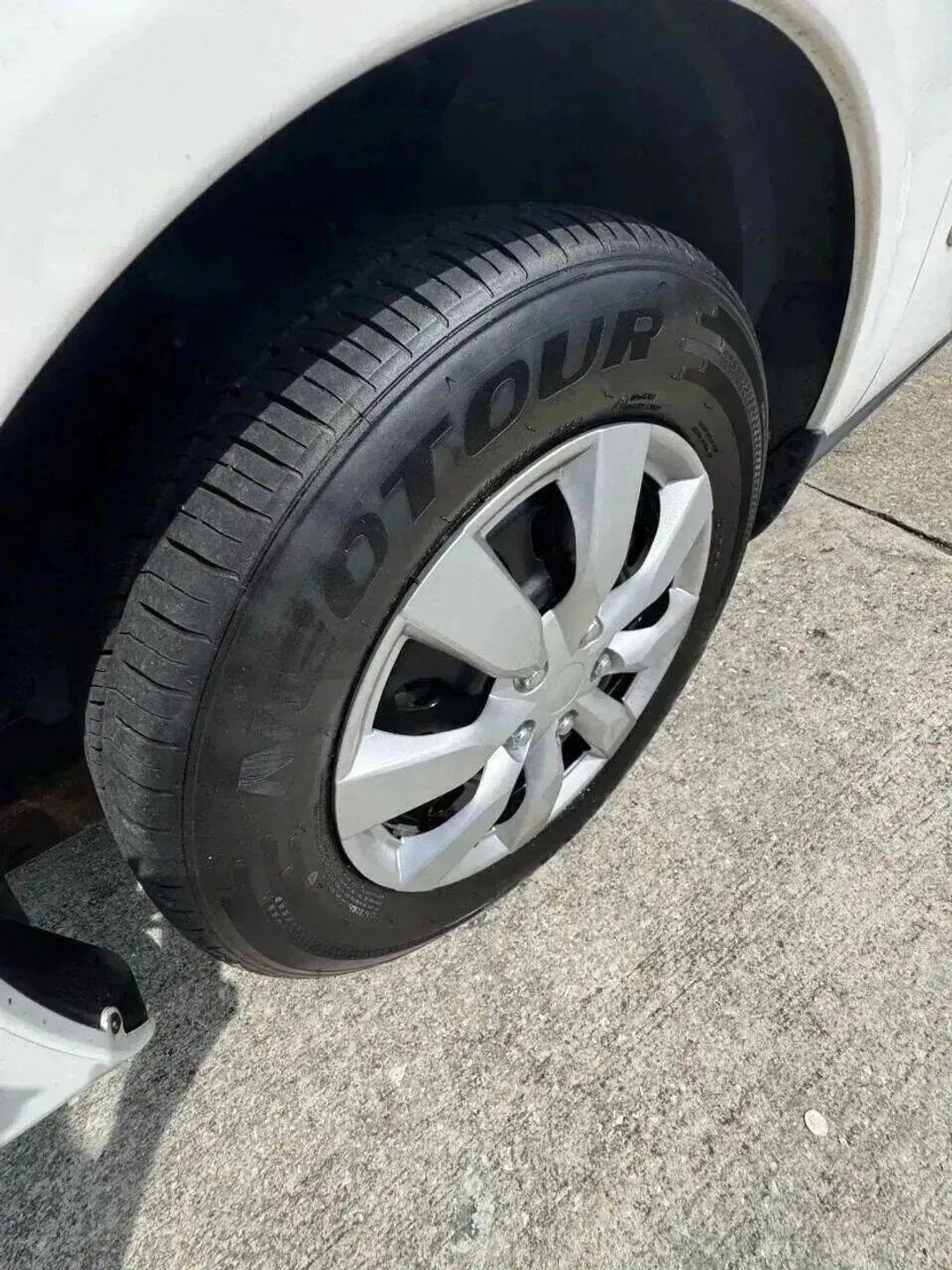 Ford Taurus SE 2006