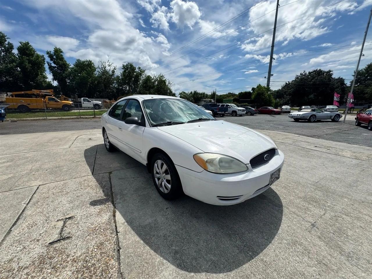 Ford Taurus SE 2006