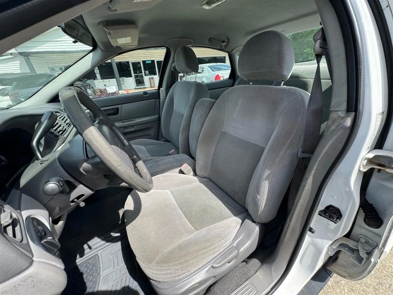 Ford Taurus SE 2006