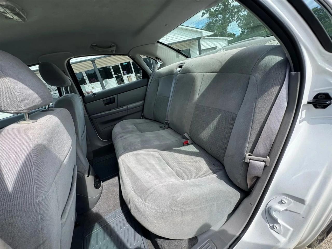 Ford Taurus SE 2006