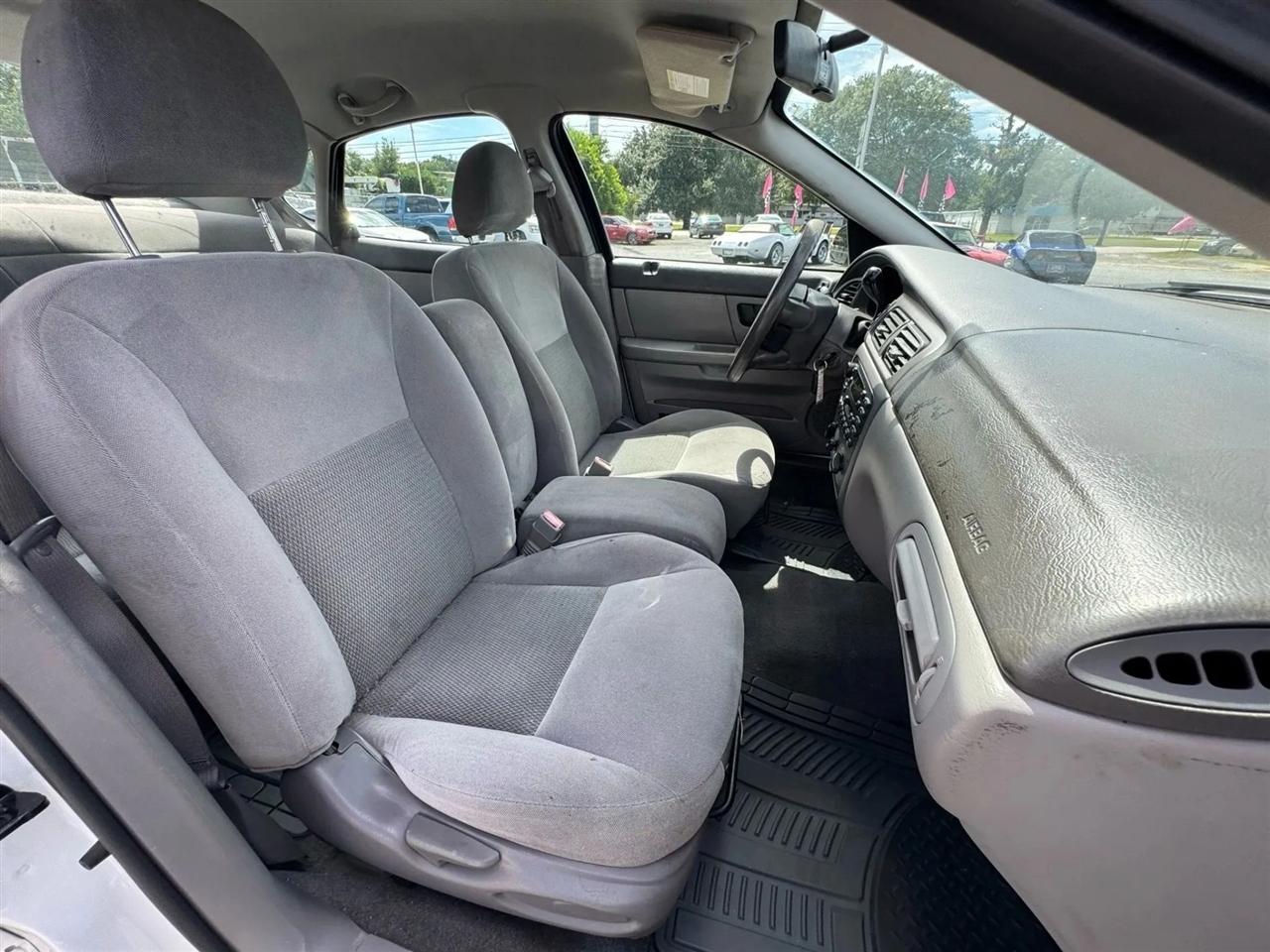 Ford Taurus SE 2006