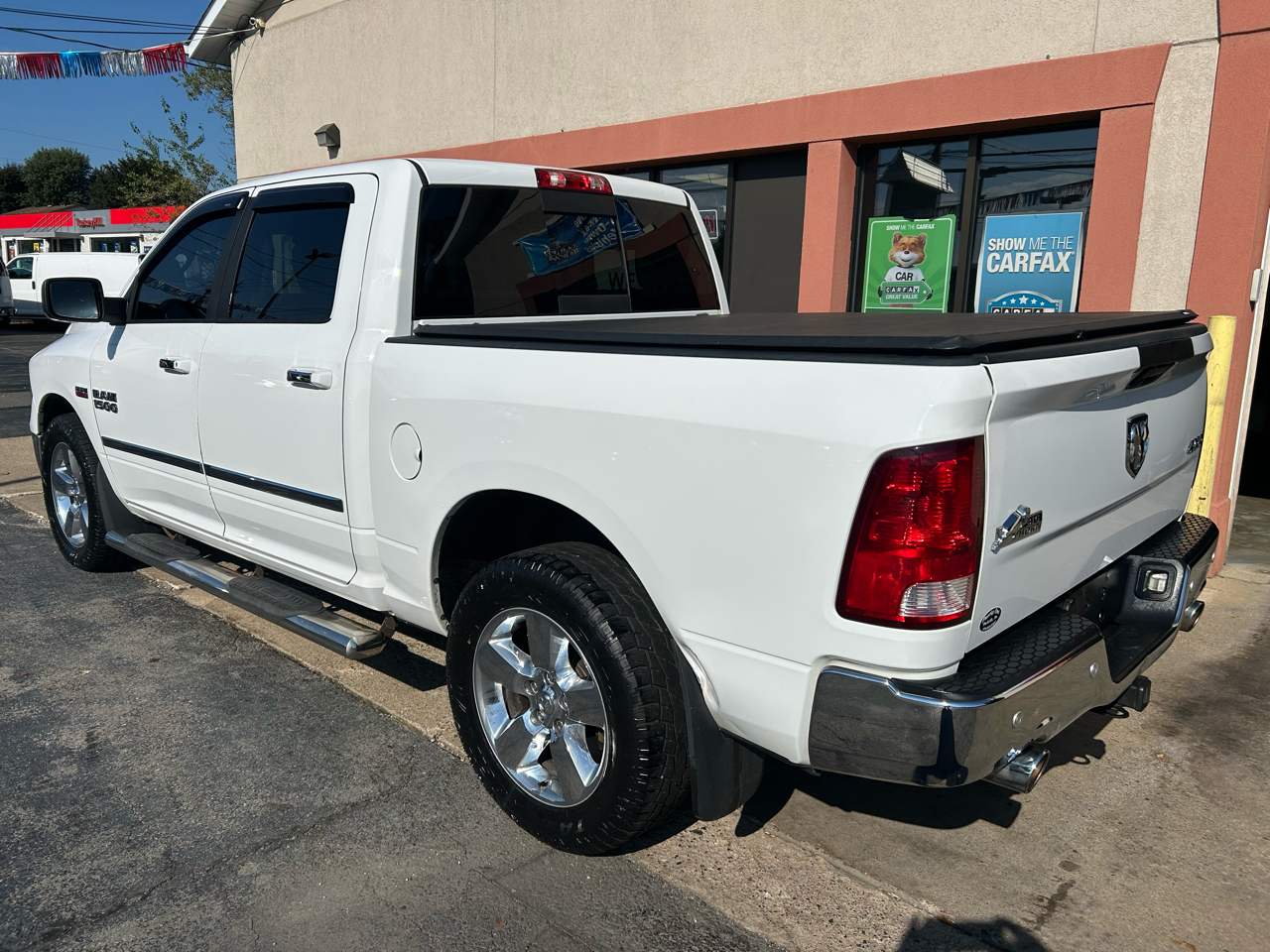 RAM 1500 SLT Crew Cab SWB 4WD 2016 RAM 1500 SLT Crew Cab SWB 4WD 2016
