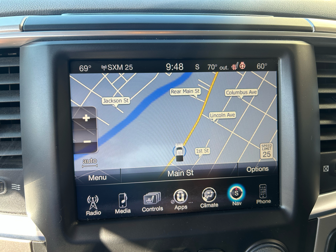 RAM 1500 SLT Crew Cab SWB 4WD 2016 RAM 1500 SLT Crew Cab SWB 4WD 2016