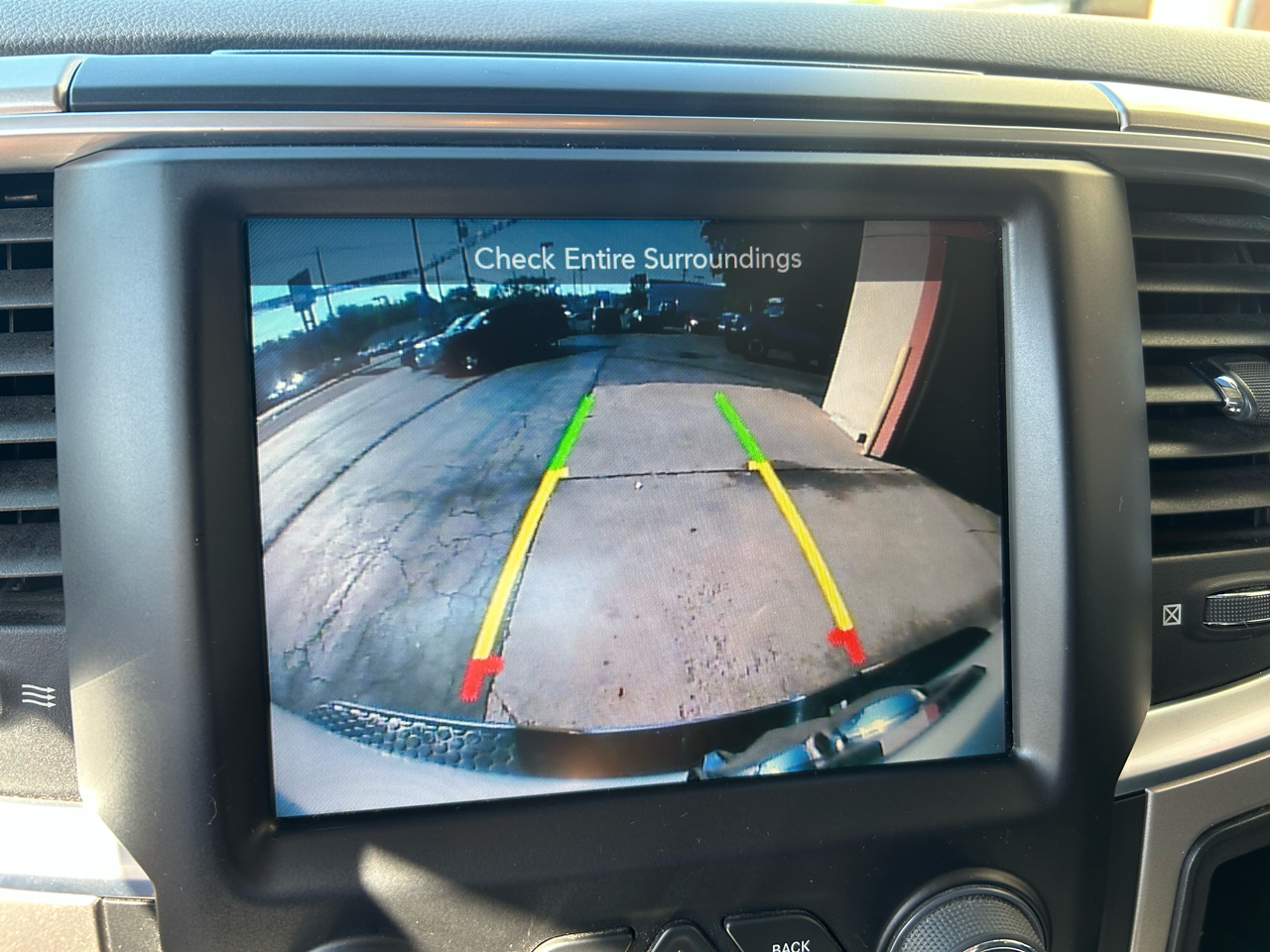 RAM 1500 SLT Crew Cab SWB 4WD 2016 RAM 1500 SLT Crew Cab SWB 4WD 2016