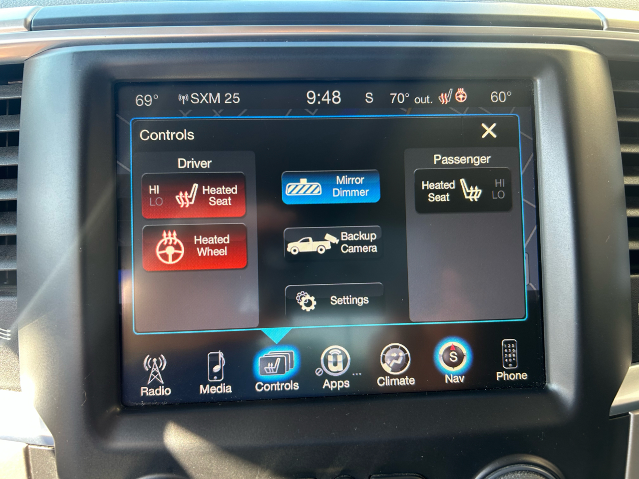 RAM 1500 SLT Crew Cab SWB 4WD 2016 RAM 1500 SLT Crew Cab SWB 4WD 2016