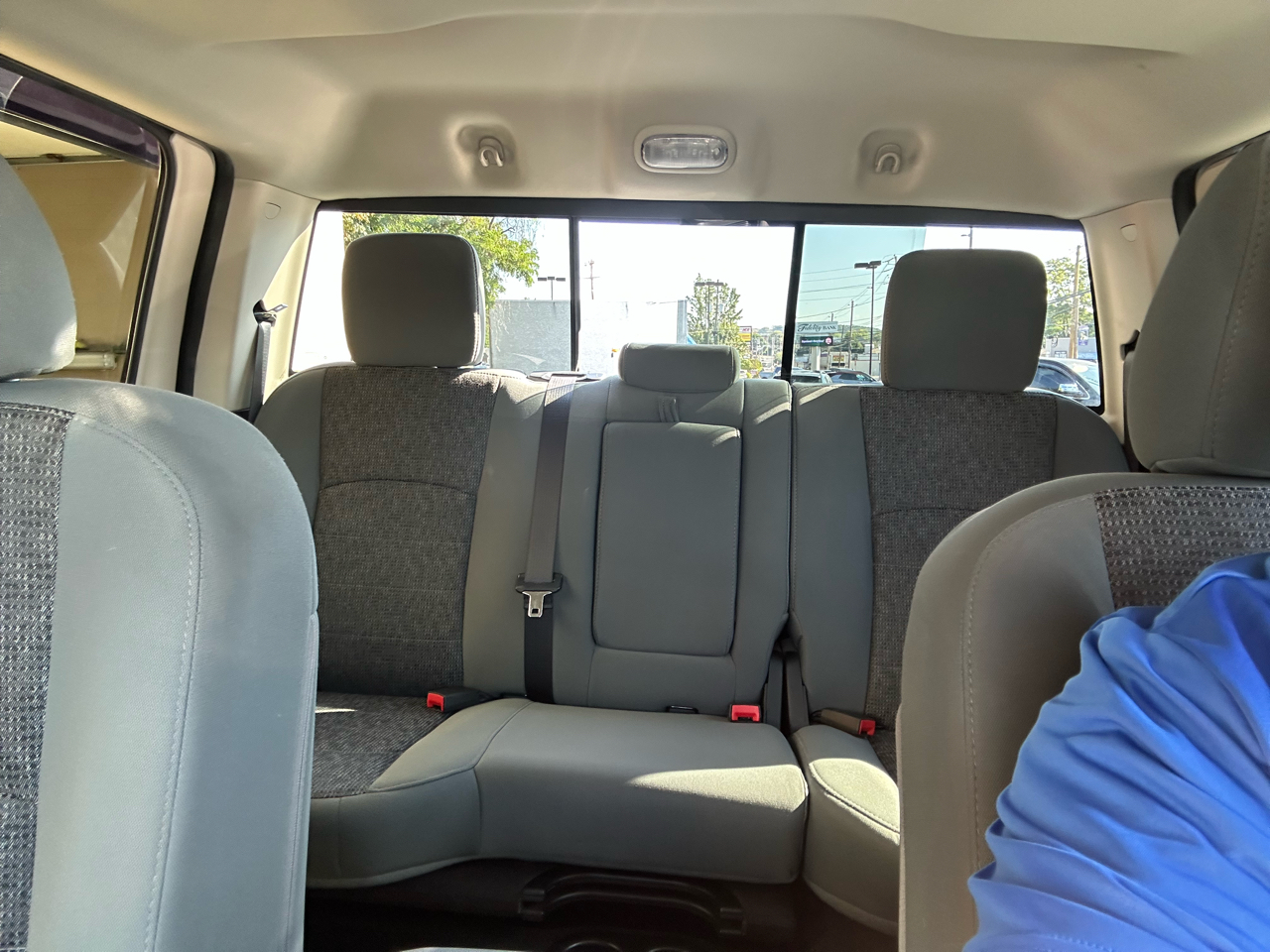 RAM 1500 SLT Crew Cab SWB 4WD 2016 RAM 1500 SLT Crew Cab SWB 4WD 2016