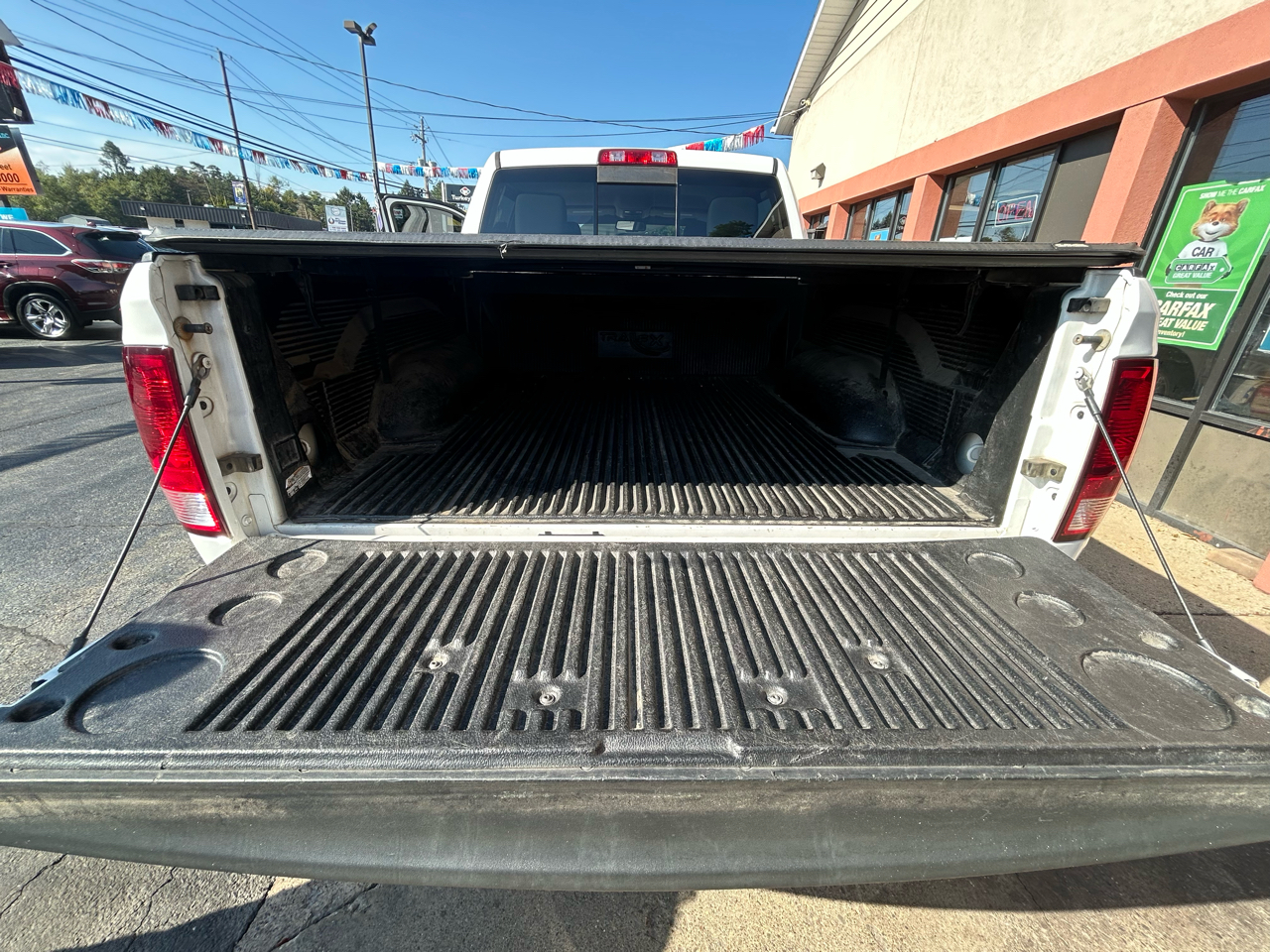 RAM 1500 SLT Crew Cab SWB 4WD 2016 RAM 1500 SLT Crew Cab SWB 4WD 2016