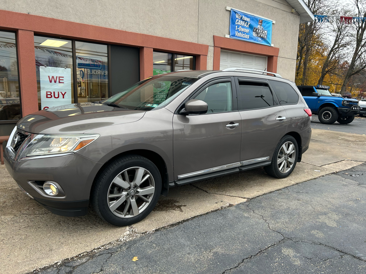 2014 Nissan Pathfinder S photo 3