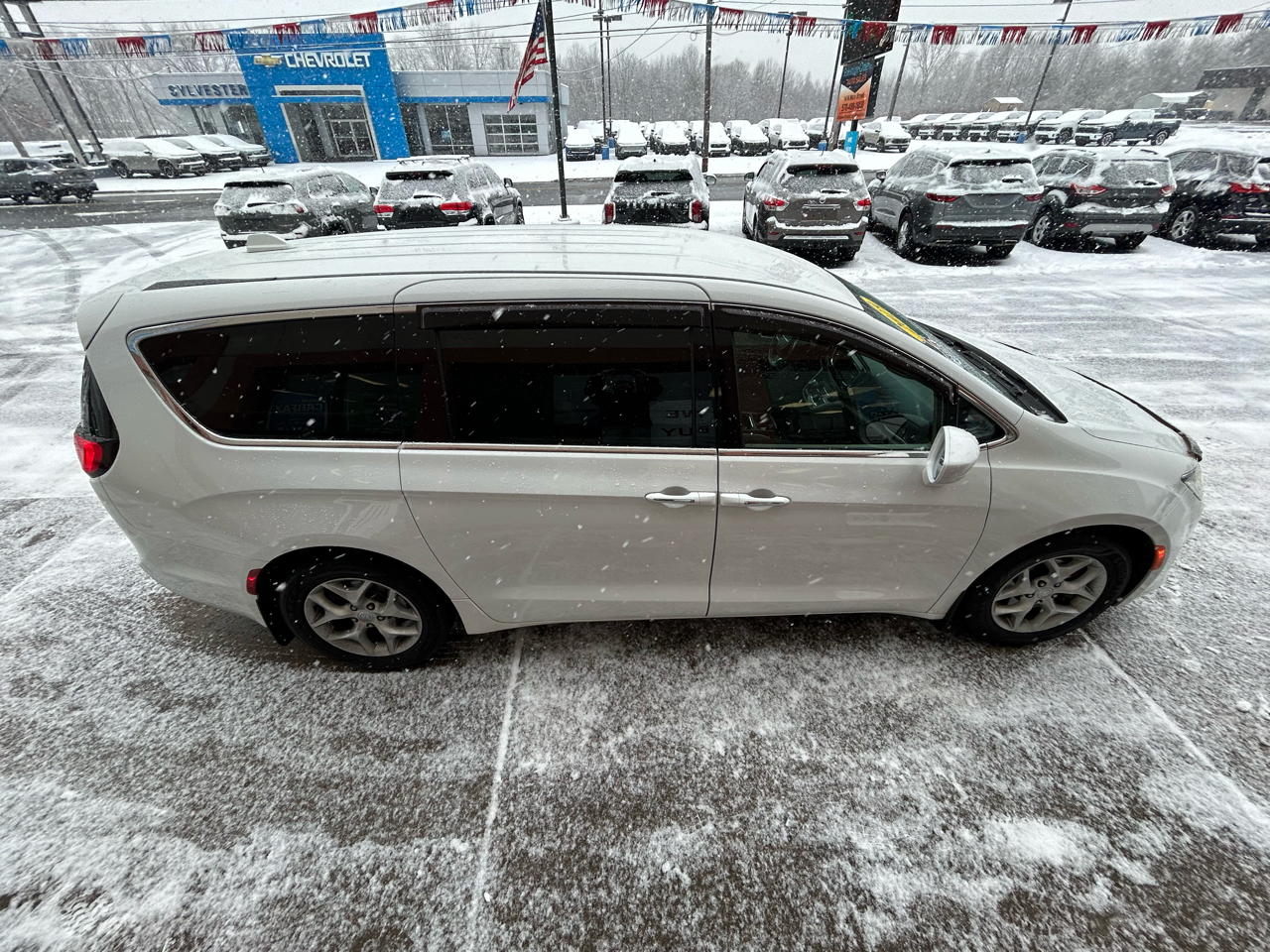 Chrysler Pacifica Touring Plus 2019